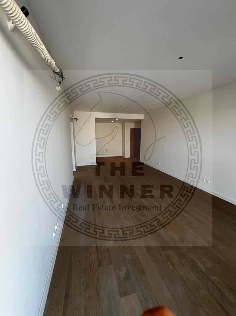 8 e906333c-3e54-41ac-b949-7b3b0cddcc12. jpg