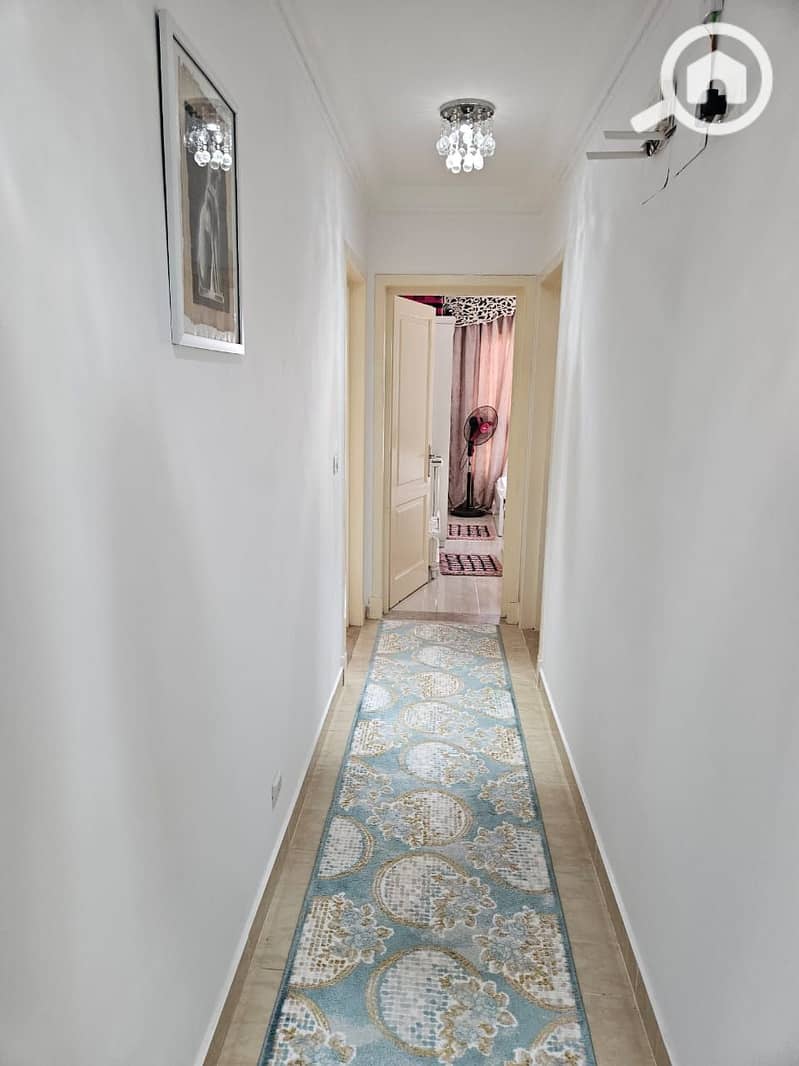 8 315a8b03-9653-4e37-8f59-4a1bba0e43eb. jpg