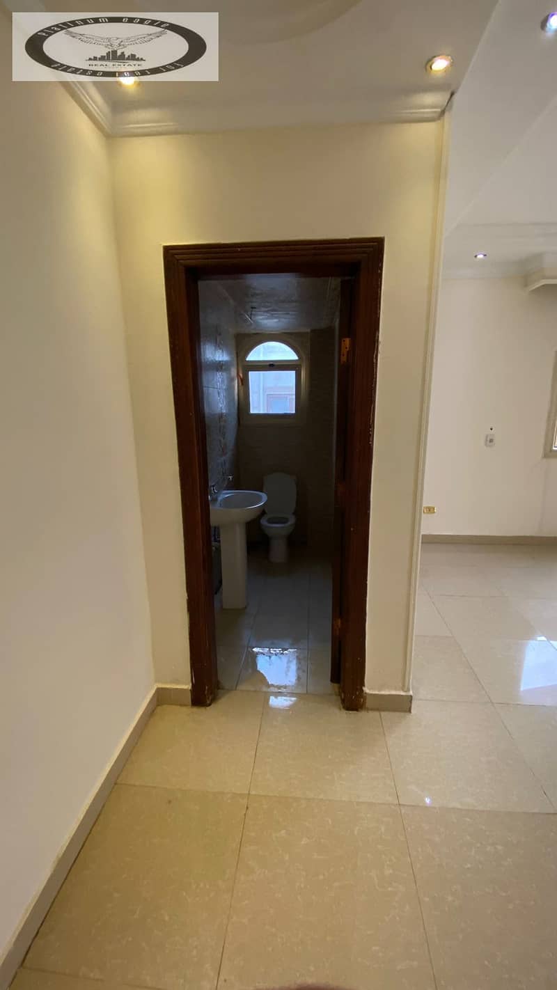 12 8897f84b-e4b8-48c5-8959-9a8432013573. jpg