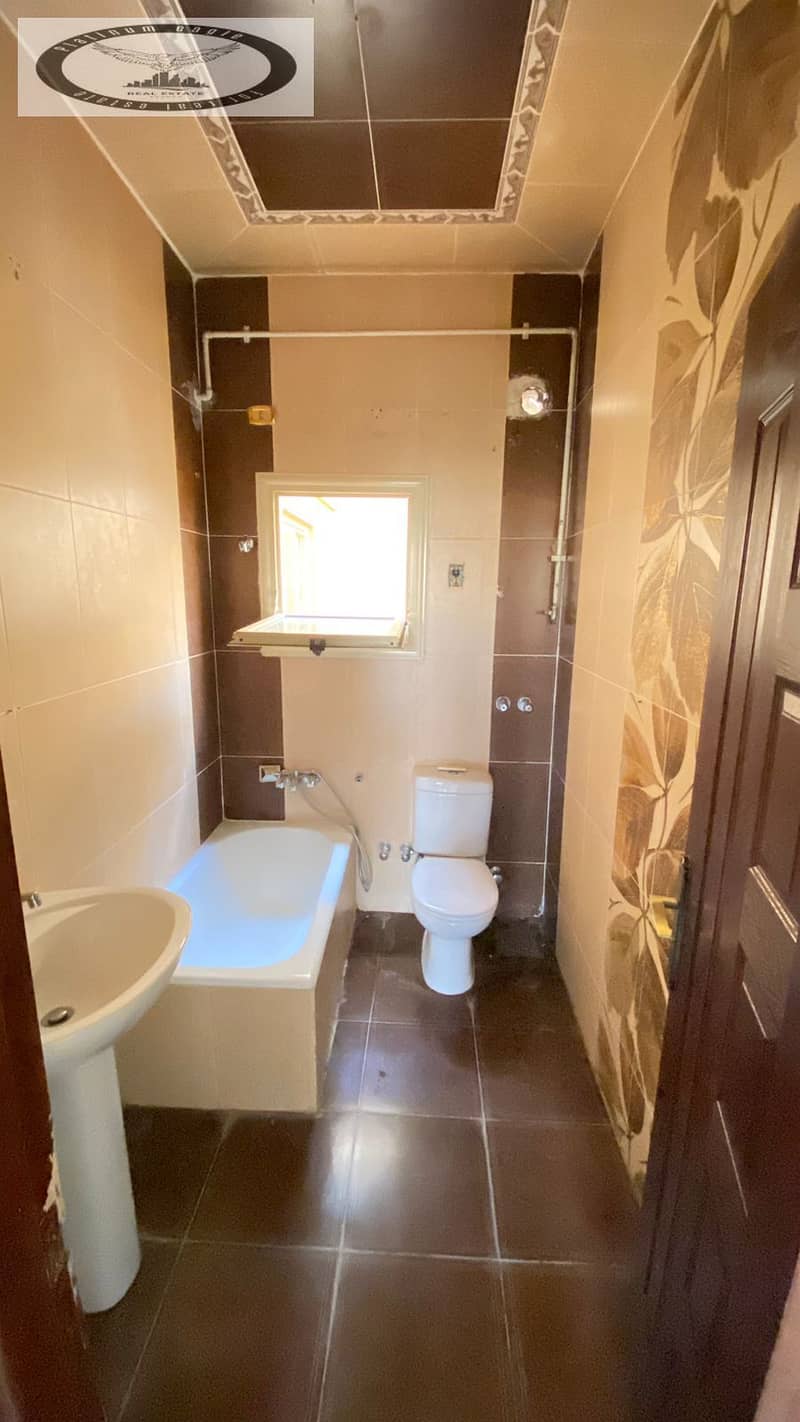 14 3566c353-e4c2-49e7-96d7-a4011bf995ea. jpg