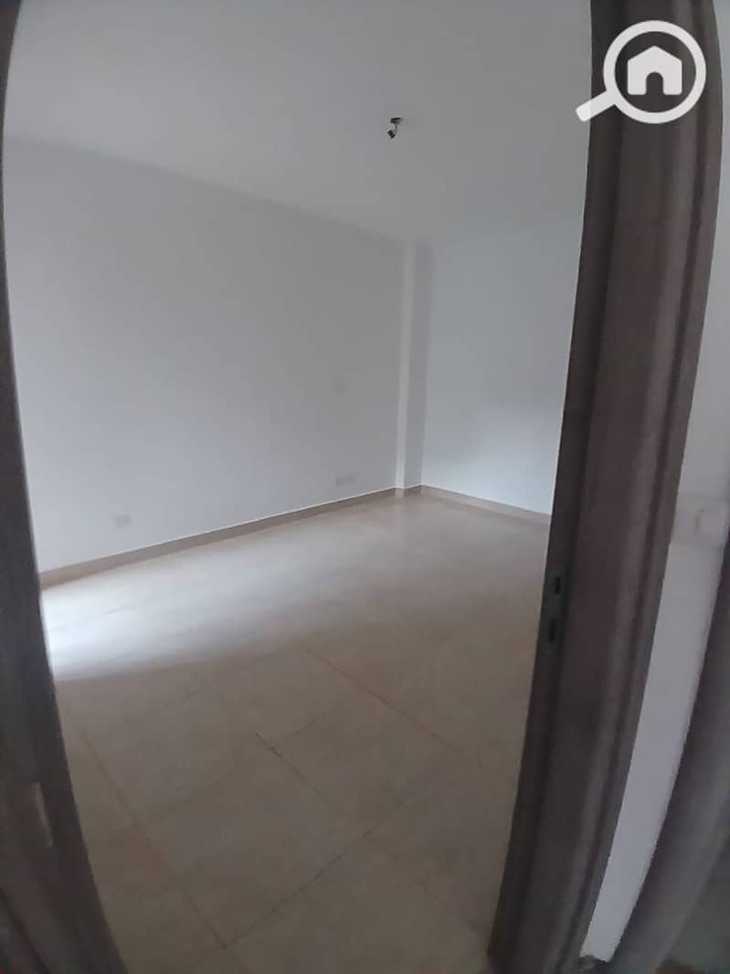 11 f2197bbf-4b20-4a32-b49b-a6362b46c4bb. jpg