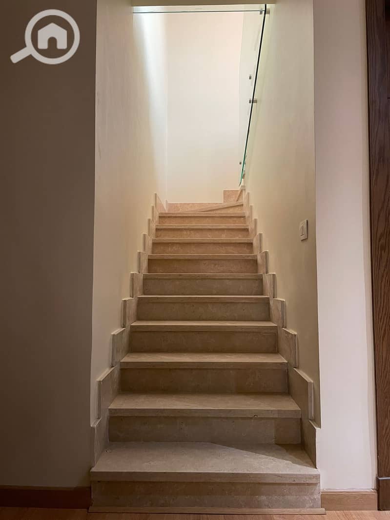 10 c63caa0e-4586-409b-b9ba-35b3a9ed98be. jpeg