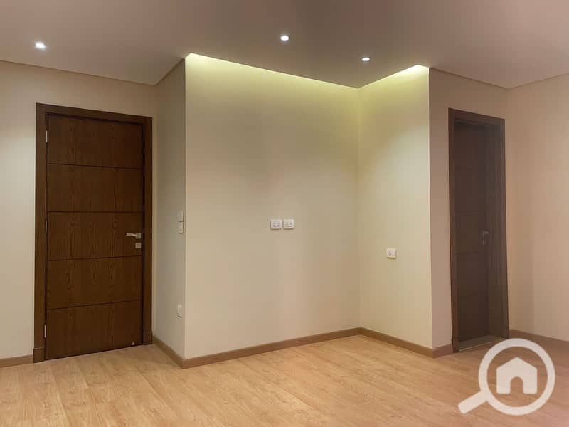 12 1f1587ed-5b89-4463-a1c7-38757f320c71. jpeg