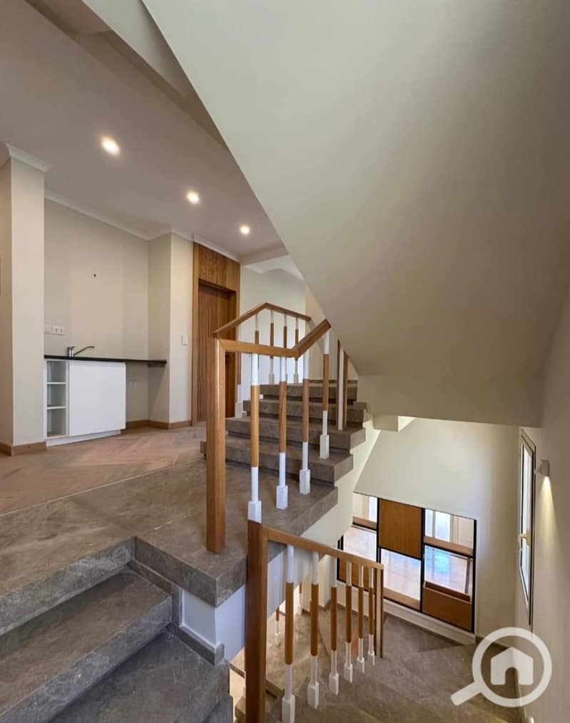 13 f80779c7-208f-40f8-bc23-7e10042e95fb. jpeg