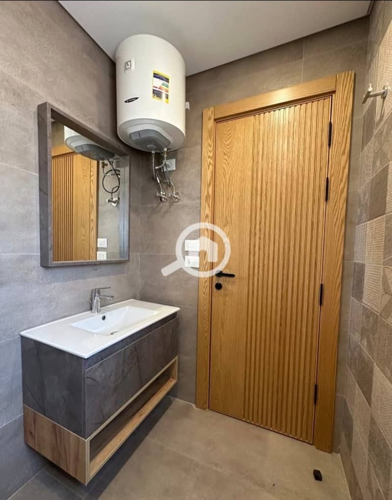 14 5fe3fb43-df05-4aa8-a73c-b81c4c56f099. jpeg