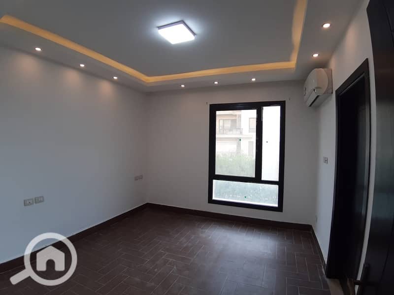 14 b72c54b2-d536-49bc-bfc7-0c1e0d31144f. jpeg