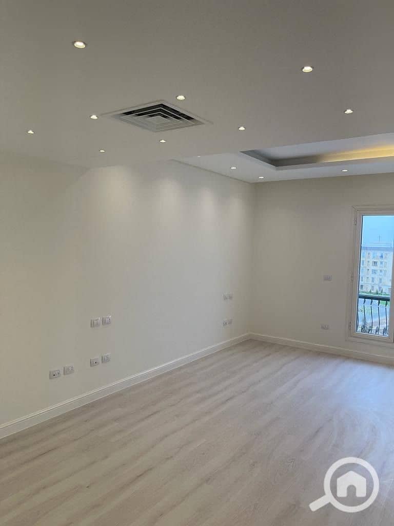 7 66bf17a9-14bc-4e90-9ce3-b4dd7de1dbf9. jpeg