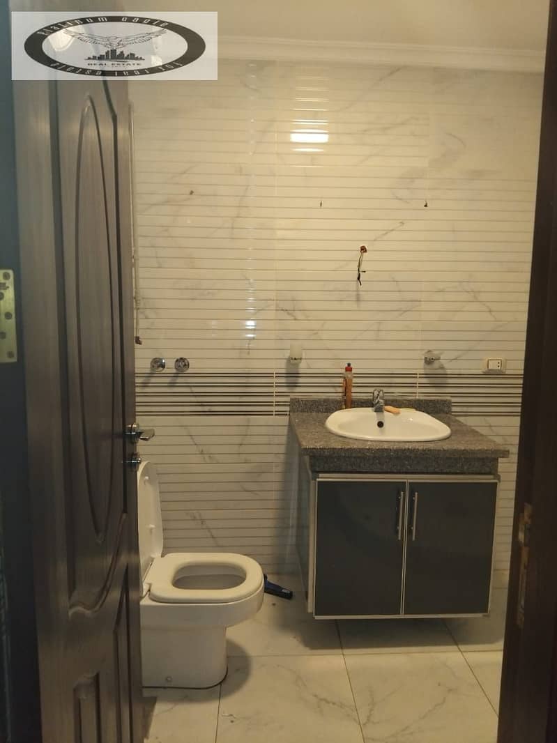 9 4c8d3a40-d64d-423e-b9f1-0a8b5dad61ec. jpg