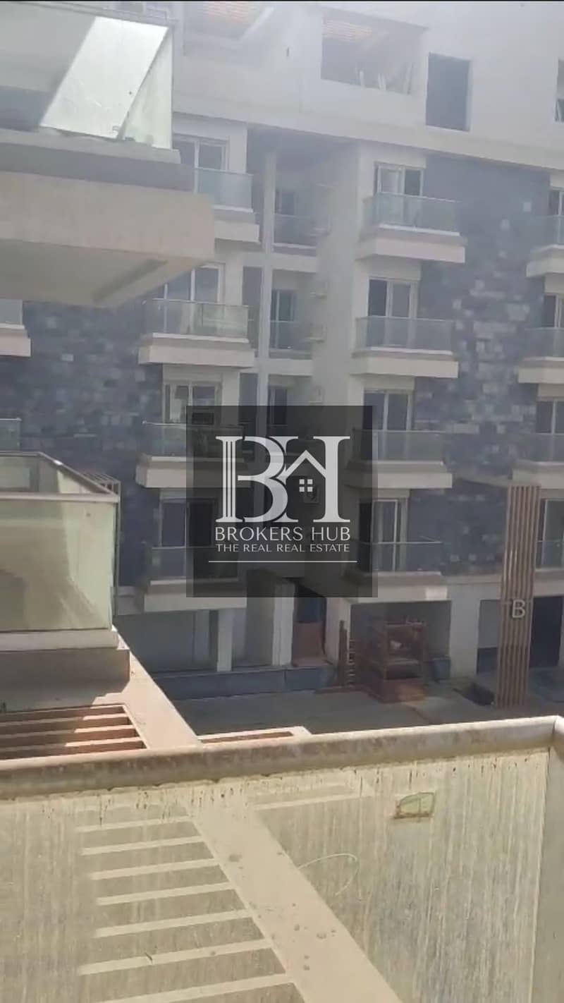 10 474744a0-e27e-4a45-a392-e1b7bf61f72a. jpeg