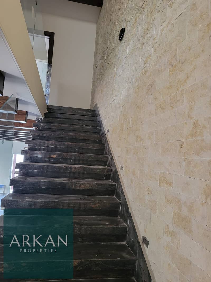 9 92ce3875-b636-4e12-8460-4c206488cf16. jpg