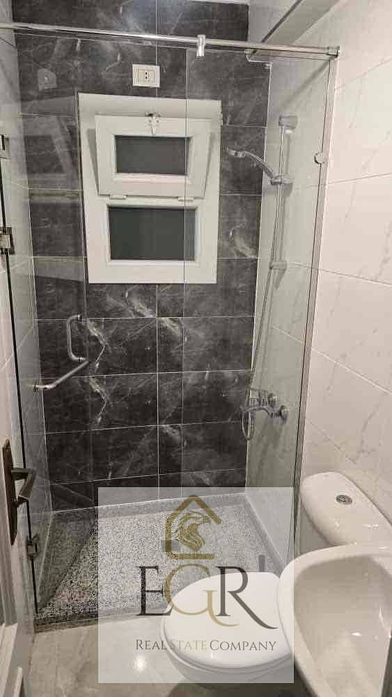 16 dd0670e2-5939-4f6d-8b41-d97bad9ee4a4. jpg