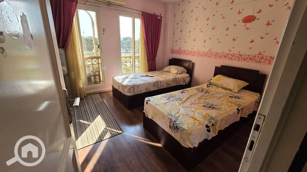 4 ae6908a5-ae99-4288-9d46-a505f10581bf. jpg