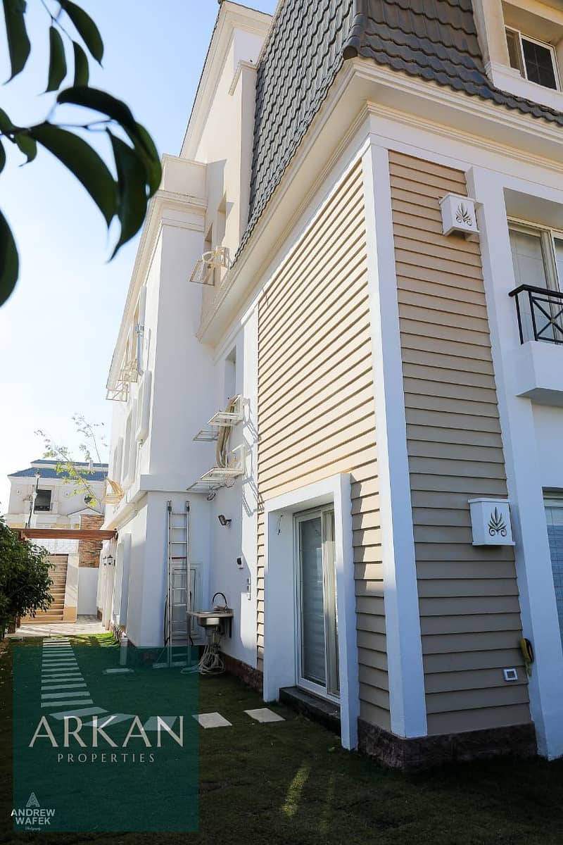 32 e9878d92-fd69-4c6e-8d5c-13089096f825. jpg