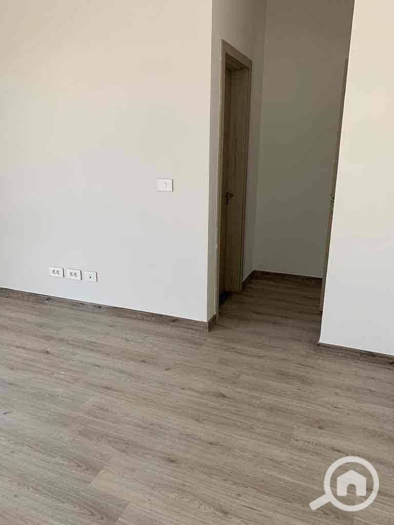 8 c157ef54-4162-4cbb-b5c8-92eceabd4182. jpg