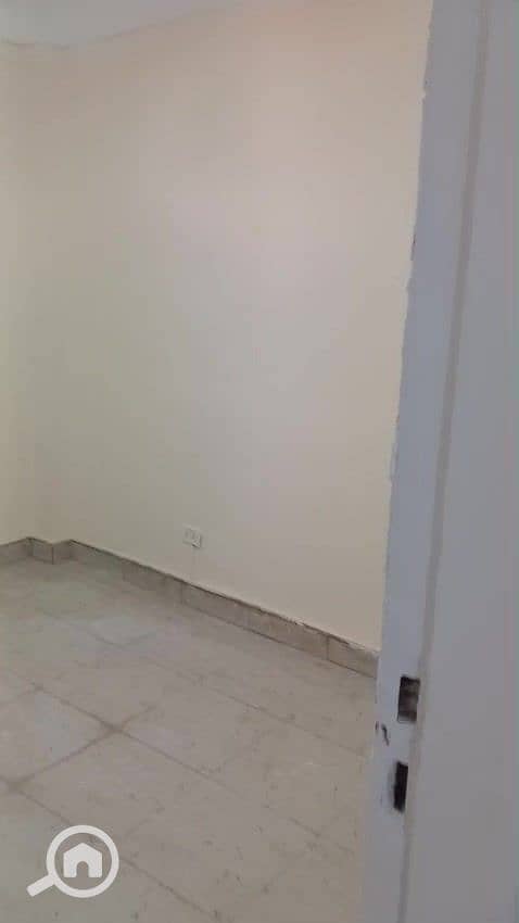 6 WhatsApp Video 2025-11-12 at 18.49. 55_6d2bdb5b_000030. jpg