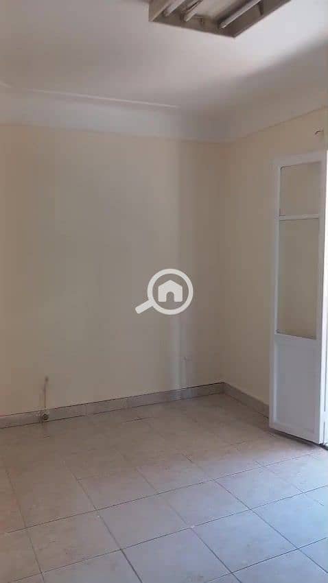 13 WhatsApp Video 2025-11-12 at 18.49. 55_6d2bdb5b_000061. jpg