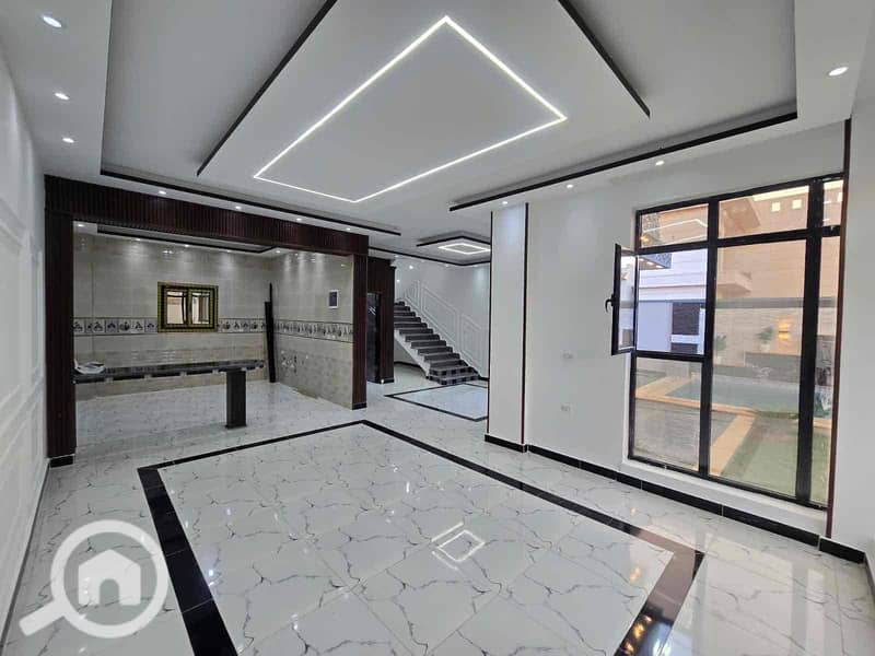 10 de61e1df-8dfd-48c2-b39a-0b492c76a8f4. jpg