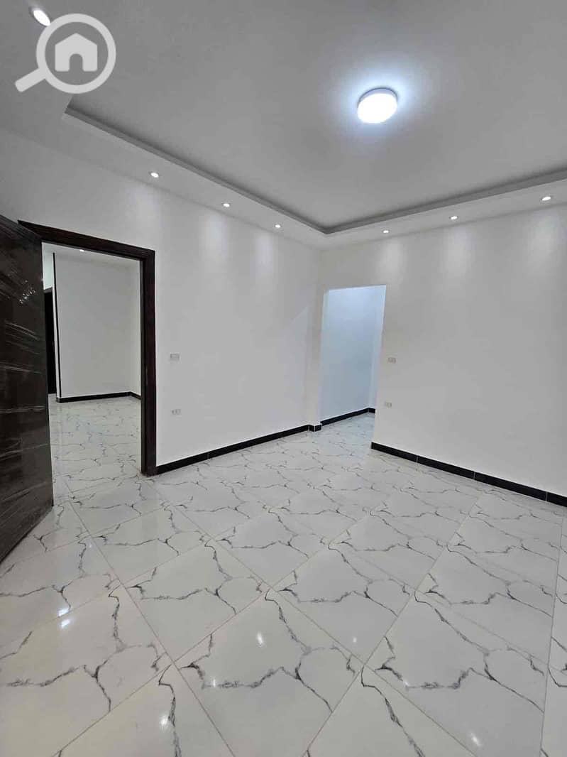 16 b55bb3bc-9a4b-4a49-bc42-8a0b3adad258. jpg