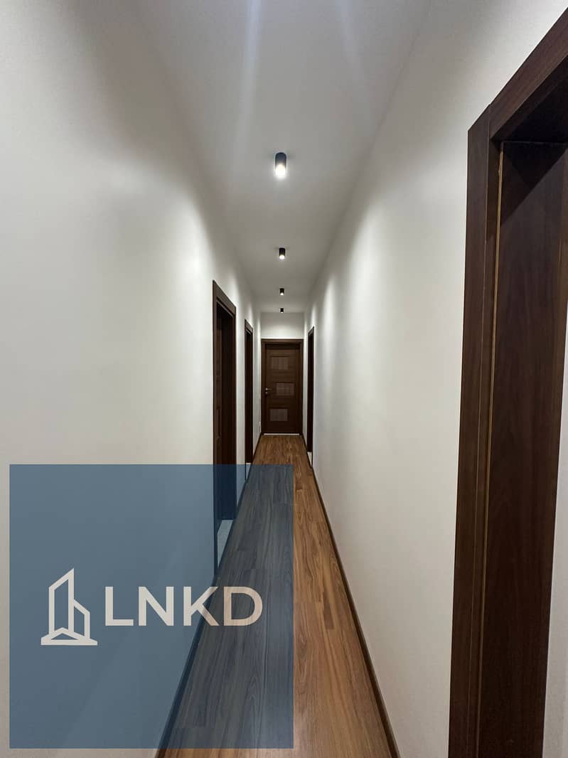 12 86f466c8-5196-4894-84f7-6062462a5bba. jpg