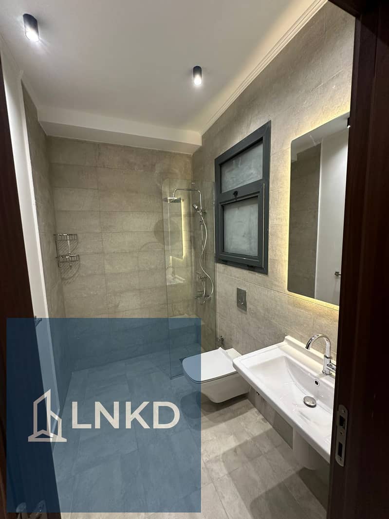 13 88e0cd38-784c-45bc-8f52-d46e3a89ab83. jpg