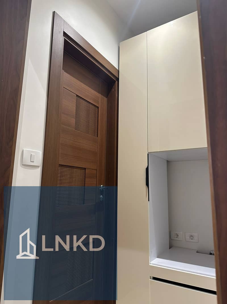 16 13995bda-b52a-438c-a264-df58d88e9446. jpg