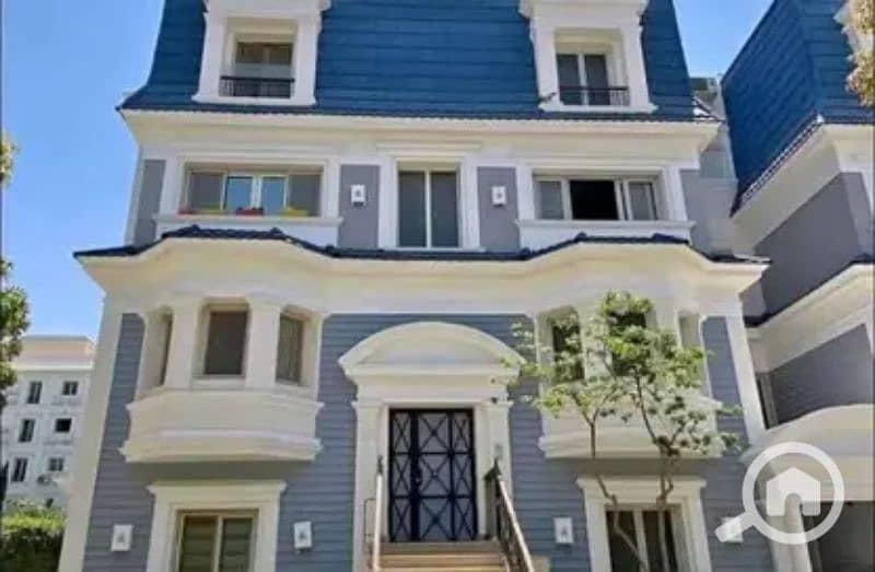 8 8218623-a5e12o. jpg