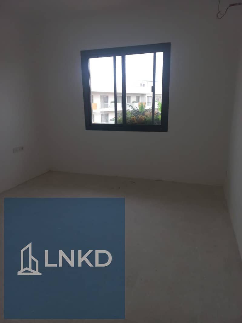 4 f5955b8a-78d3-4646-952f-00a409b1bd90. jpg