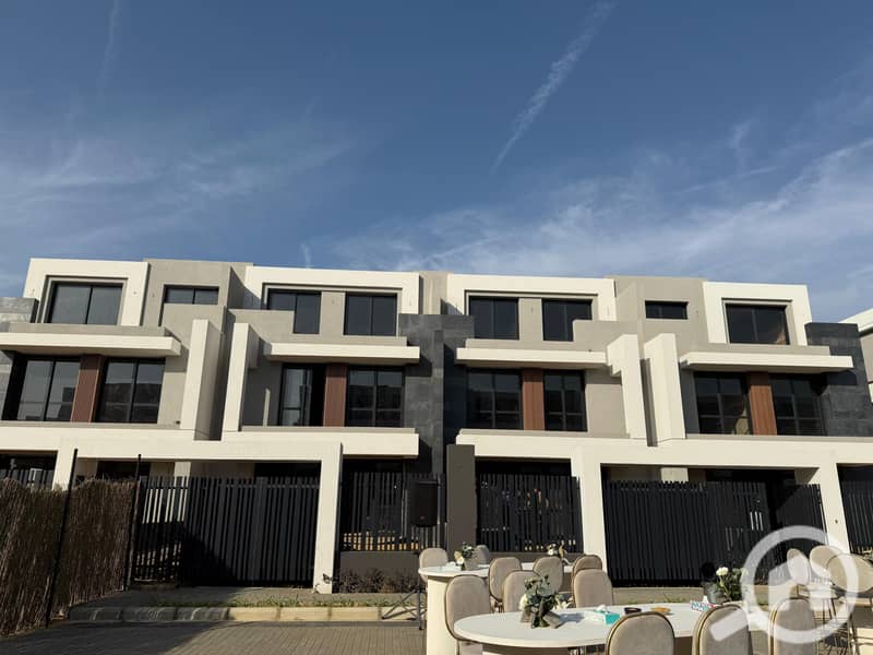 4 WhatsApp Image 2025-11-12 at 10.02. 06 PM. jpeg