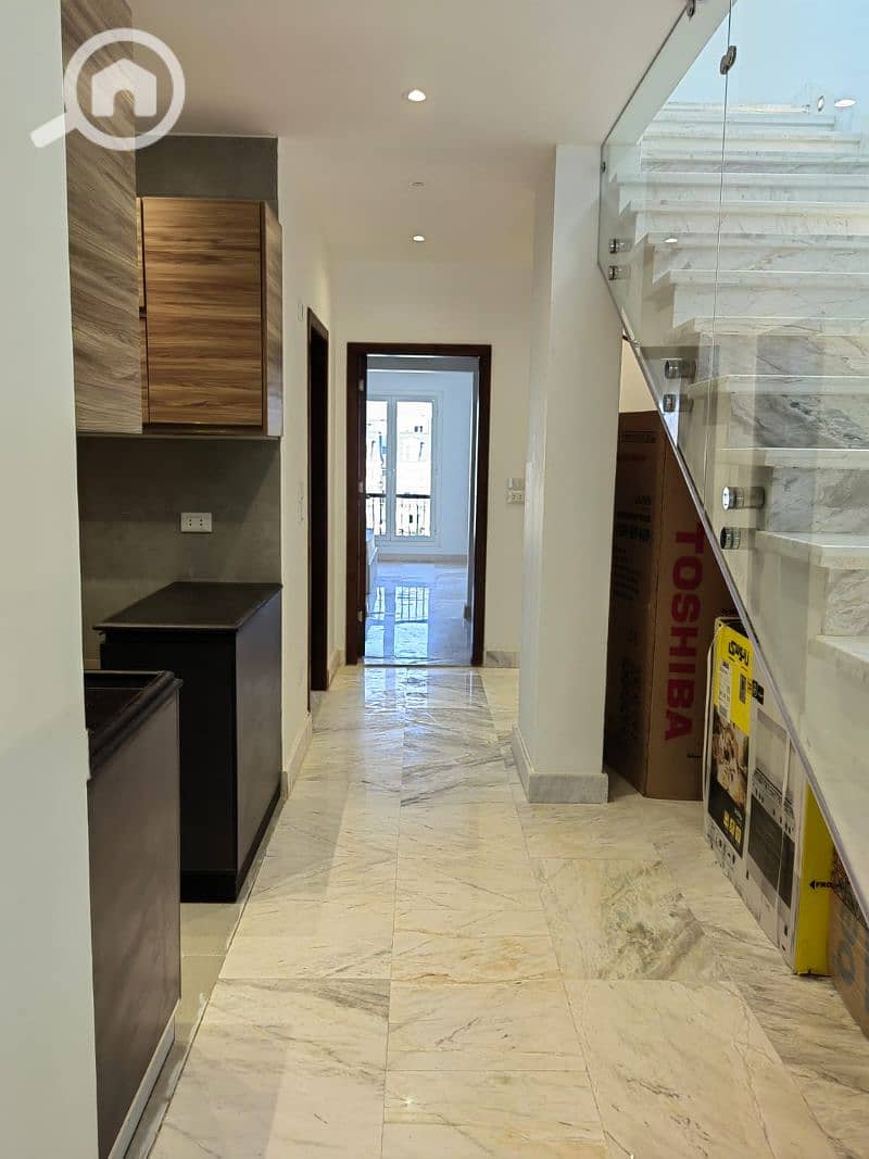 18 9664fe9f-1953-47ad-9bf4-672aed719b2a. jfif. jpg