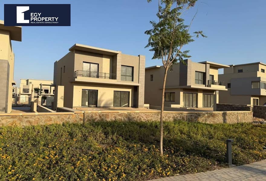 8 e37724fc-553e-49c2-a592-d1b1d74fbee2. jpg