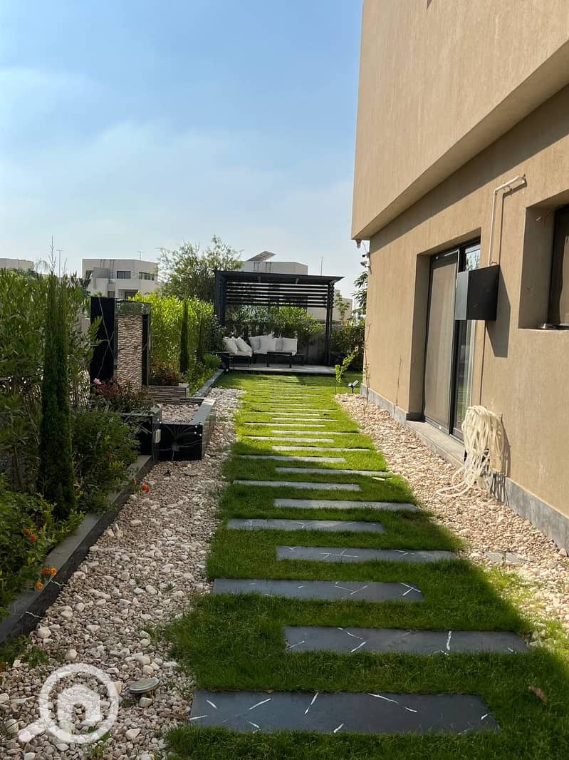 7 5a690e0c-6a18-418a-8ad4-d06d26d07f8f. jpeg