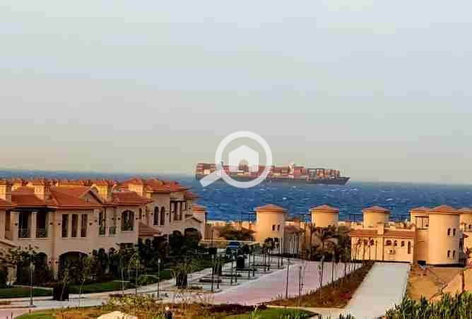 4 2377063-8549co. webp