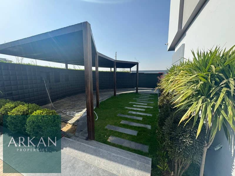 5 67c48c14-ebdd-40f3-92f9-b0b0c6d66ada. jpg