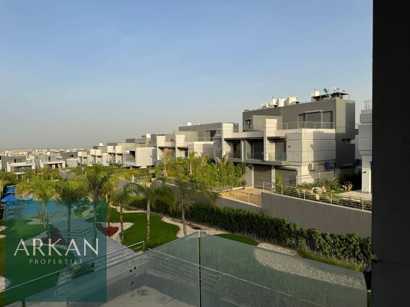 10 ca97efde-dd7e-41a1-ba7d-5d68e4072220. jpg