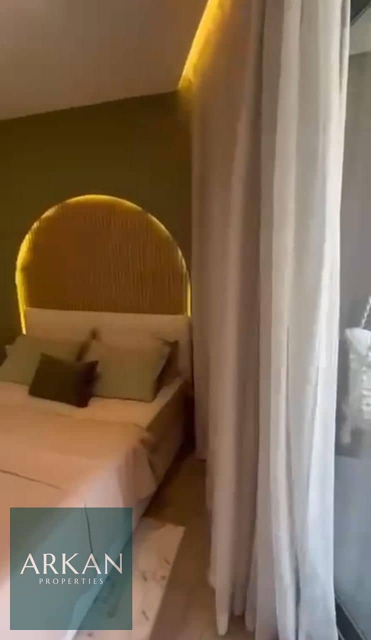 8 8b79d5d2-b16e-42c9-9d6d-adeb64c62408. jpg