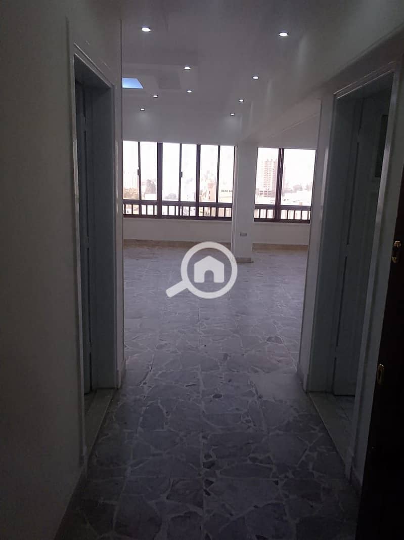 10 807d0a74-9307-4d65-afec-0bceb52912f1. jpg