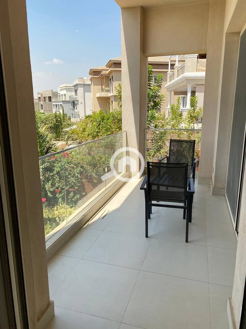 4 5dc774c5-a86c-41ba-8065-21a7d4966b5d. jpg