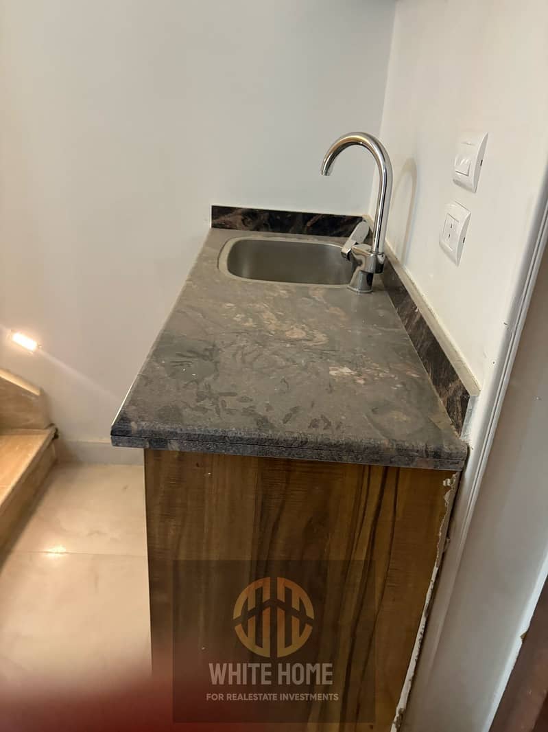 17 2fd742c3-16c6-45e9-bfc9-045eaa8e60ed. jpeg