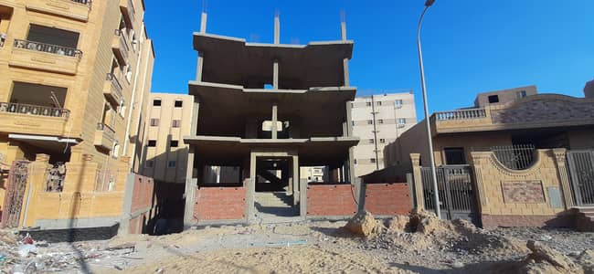 أرض سكنية  للبيع في 6 أكتوبر، الجيزة - ارض 461م للبيع المحصورة (السياحية) ب بالخرسانات بحرى وحديقة من المالك