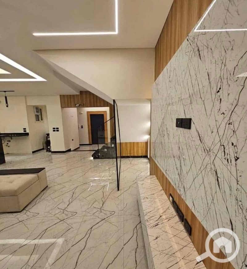 4 318d8bbb-4189-402b-82da-87201b4e355a. jpg