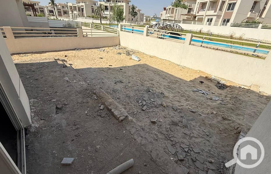 10 95b49b97-9e62-46a7-af12-3eb85da0a823. jpeg