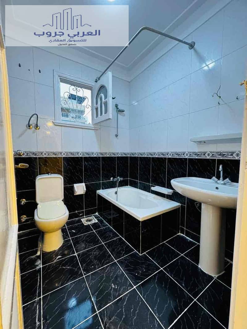 26 921e1fb9-4dd5-4f5e-b73d-b9da715ed608. jpg