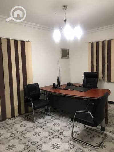 دوبلكس 4 غرف نوم للايجار في مصر الجديدة، القاهرة - خلف ديكوراما ارضى وبيزمنت مدخل خاص مفروشة مكاتب ومكيفة بجوارمترو الف مسكن