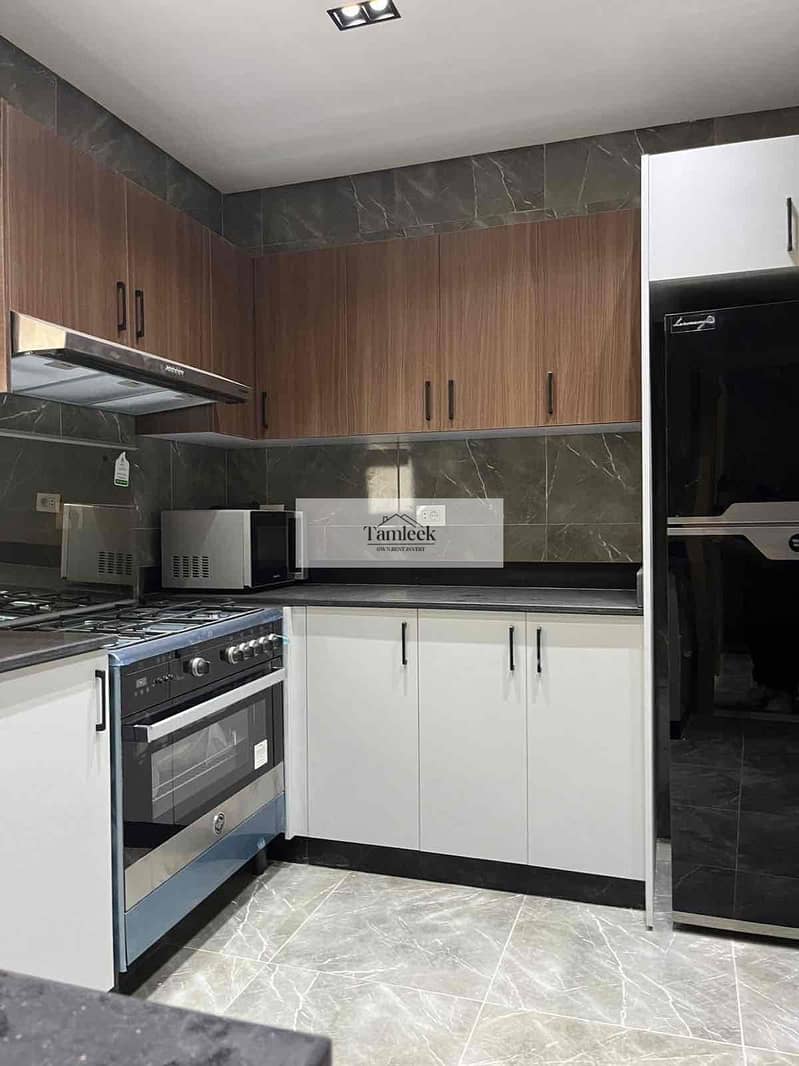 2 3e27dc71-84fc-4228-b15b-bccce4469ba5. jpg