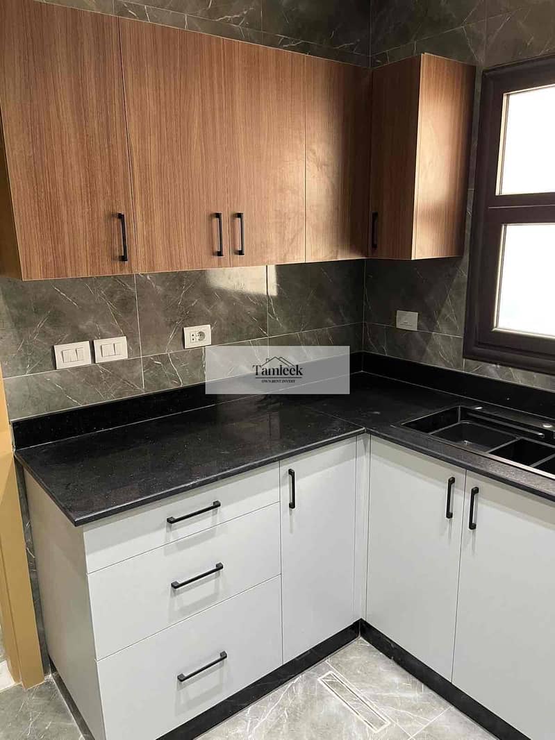 3 1b5628d2-49da-4f0b-8d37-7891ebc5a3c1. jpg