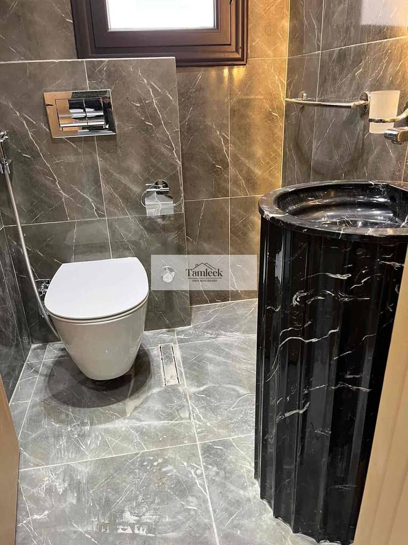 4 f26a8665-a5bf-404e-b9a9-ac18ad2a49db. jpg