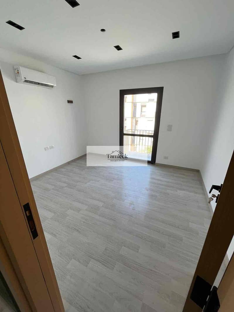 7 81490fba-9636-40e5-8664-5bf027d11961. jpg