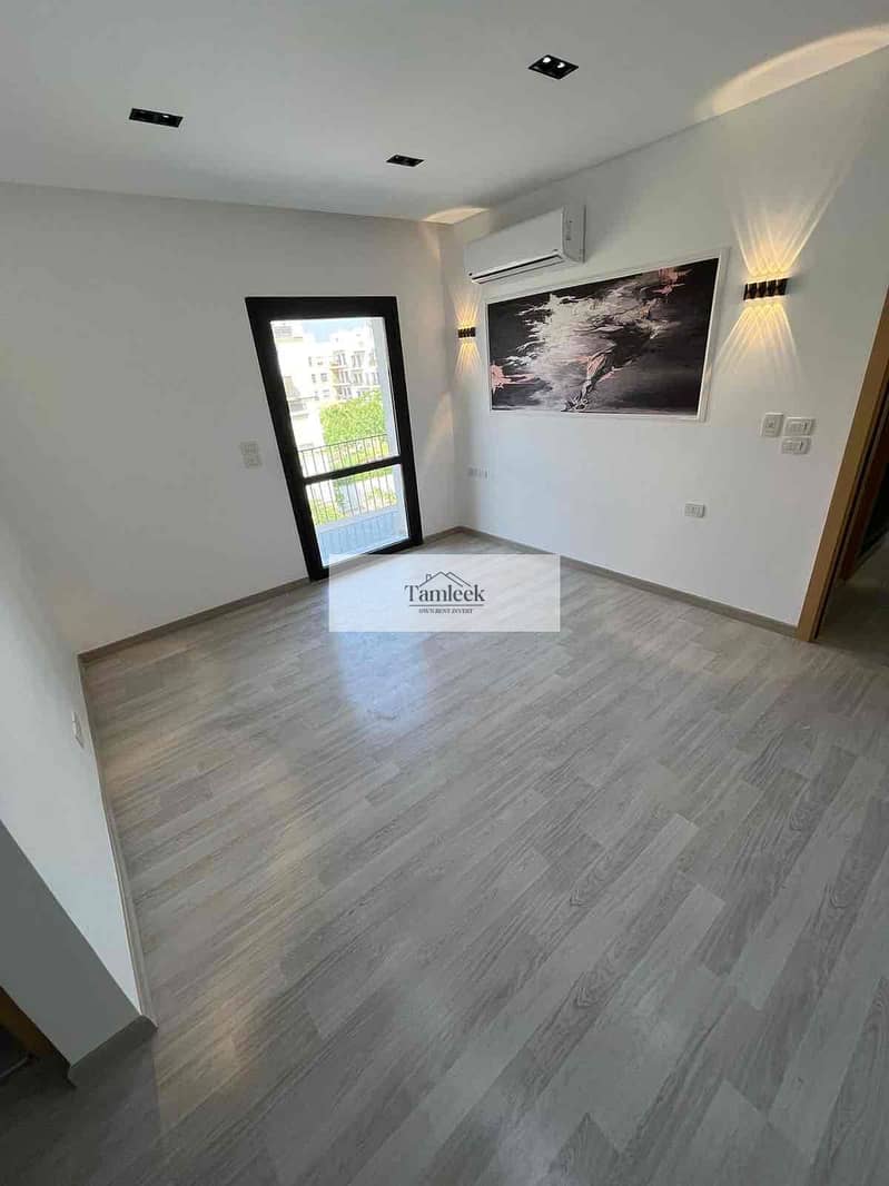 8 eb870924-4189-4bf1-aabc-eb647daae15e. jpg