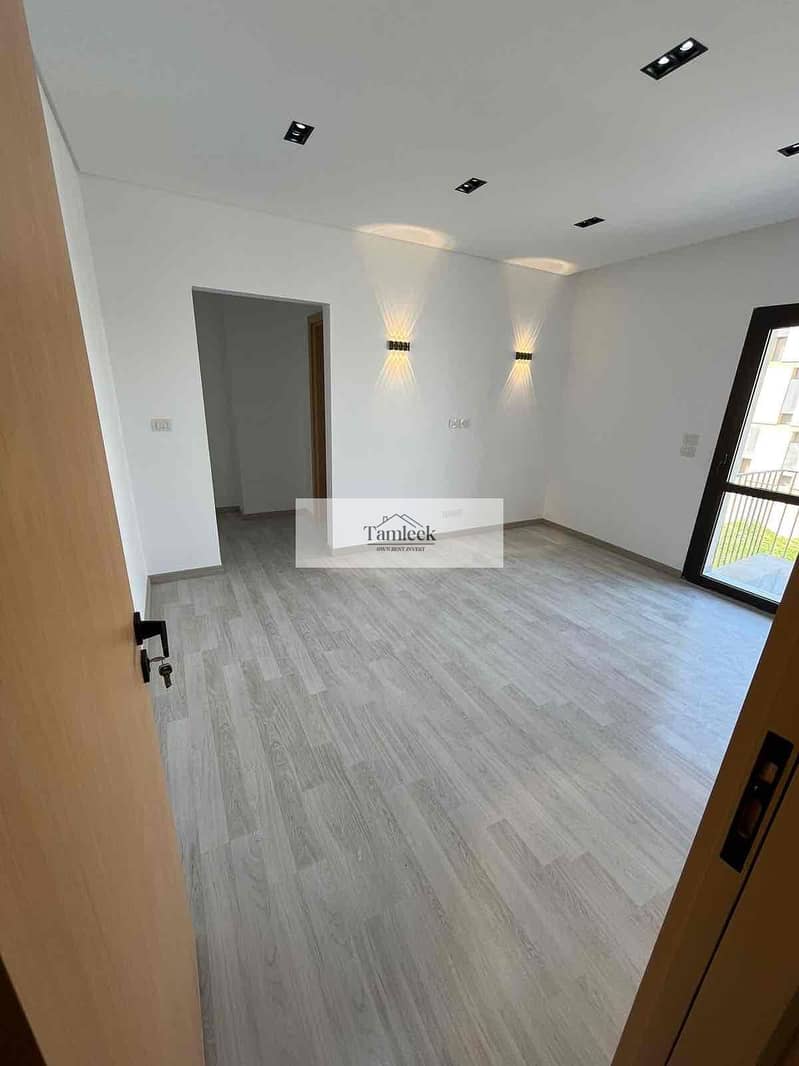 10 0876779d-9c32-4d86-b25b-263dcc5884df. jpg