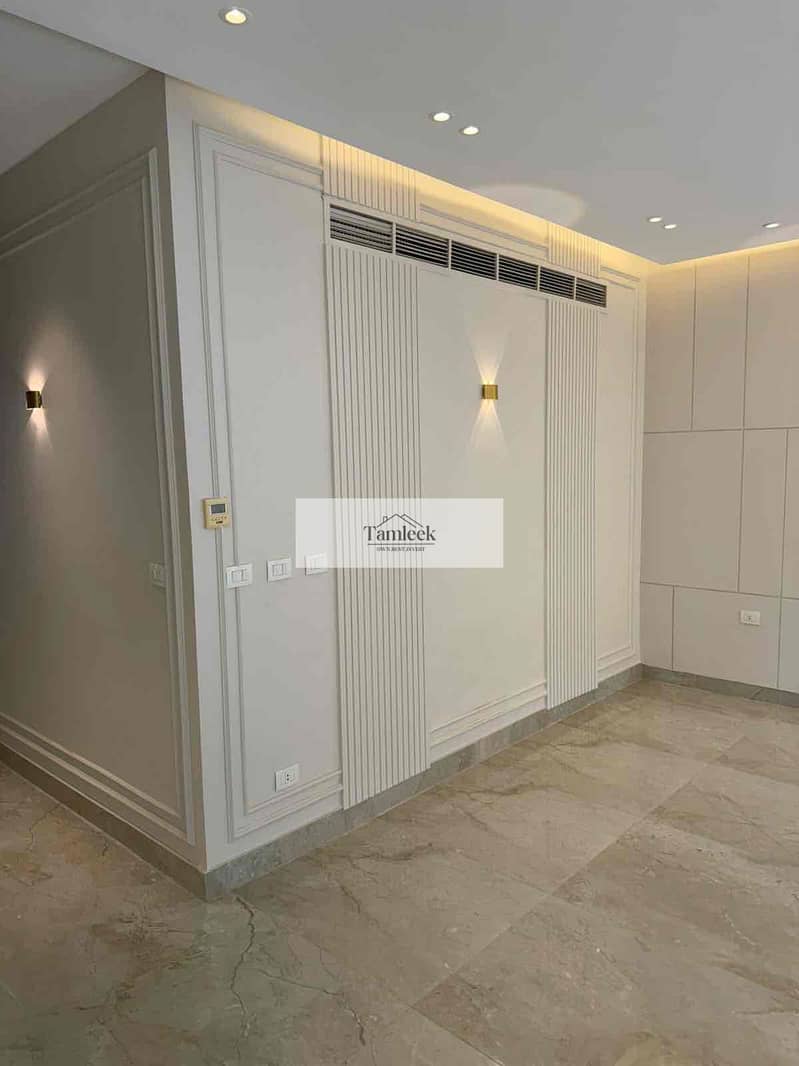 8 3193c6bf-c7fd-4a46-84dd-1109f6b79373. jpg